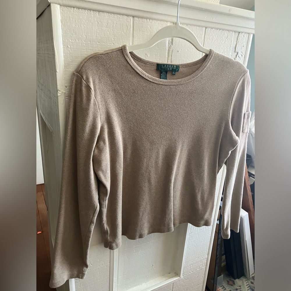 Simple and cute Ralph Lauren long sleeve top